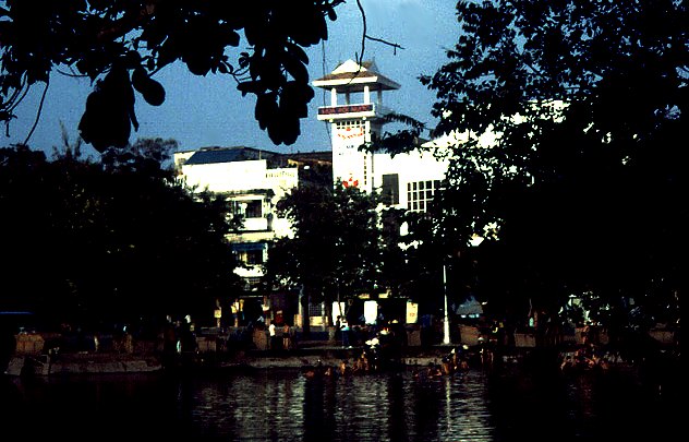 Vietnam photos - Hanoi - Hoan Kiem Lake