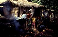 Vietnam photos - Family in a small village