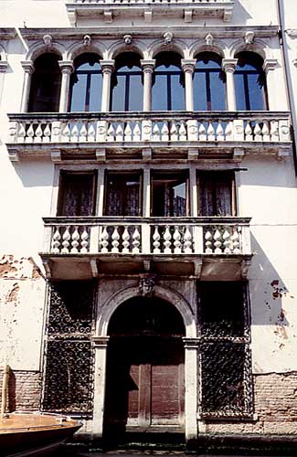 Italy - Venice Photos - Front Side of a Palazzo