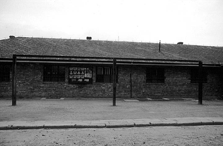 Poland photos - Auschwitz I - Appellplatz Gallows - b&w