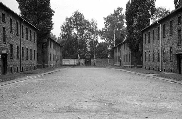 Poland photos - Auschwitz I - Appellplatz - b&w