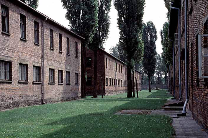 Poland photos - Auschwitz I - Barracks - color