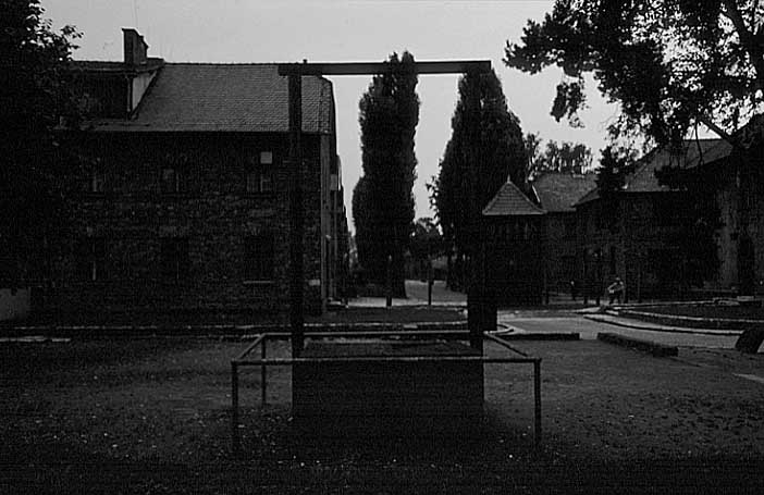 Poland photos - Auschwitz I - Gallows Rudolf Hoess - b&w