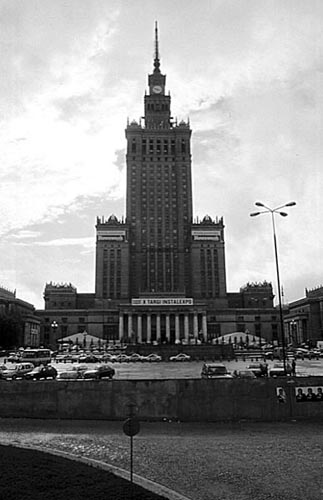 Poland photos - Warsaw - Skyscraper - b&w