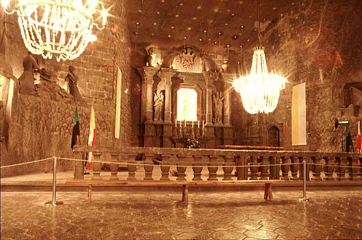 Poland photos - Wieliczka Salt Mine - Chapel - color