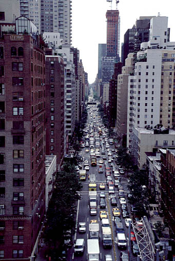 New York City photos -Aerial Tram to Roosevelt Island - View onto 1st Avenue